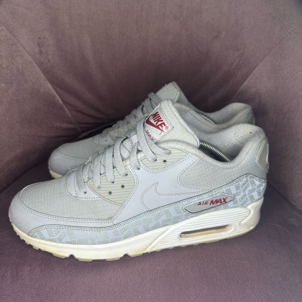 Nike Air Max 90 Grey Sneakers with Red Accents
